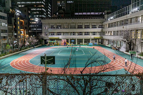 卡利亚里高空压制罗马防线屡失误，科内孤掌难鸣